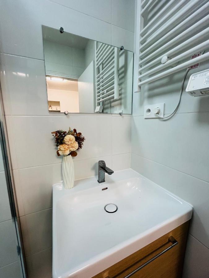Dream Dwell Paris-Two Bedrooms Apart Near Gare Du Nord Buitenkant foto
