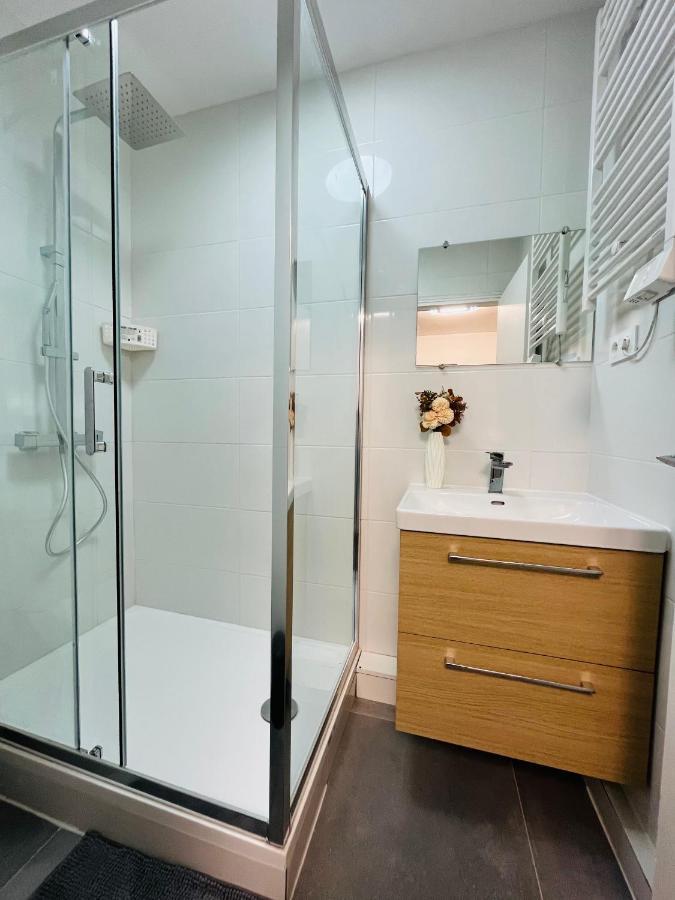 Dream Dwell Paris-Two Bedrooms Apart Near Gare Du Nord Buitenkant foto